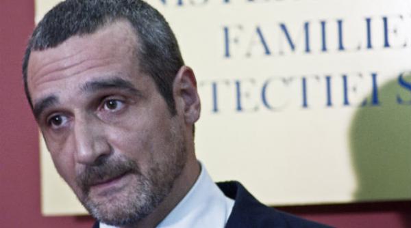 lazaroiu atac dur la mru si papahagi doua virgule in politica romaneasca