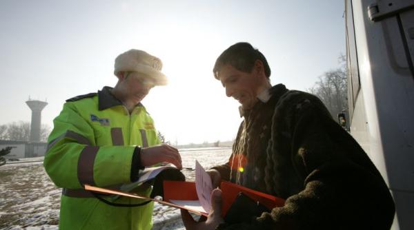 politistii verifica starea tehnica a masinilor controlul in trafic se va desfasura in perioada 10 20 ianuarie