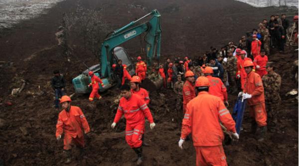 46 morti intre care 19 copii in urma unei alunecari de teren in china