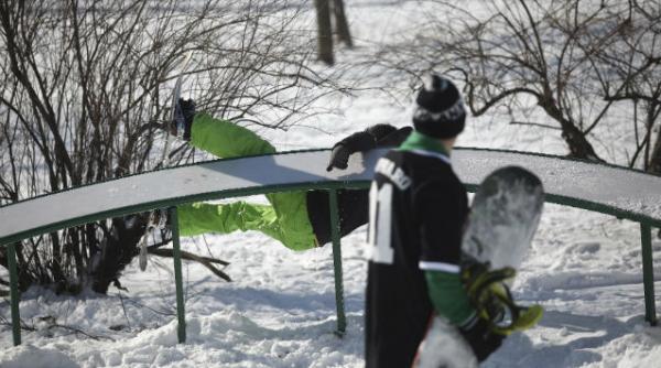 7 000 de turisti pe partiile din valea prahovei vezi aici live agitatia de la munte