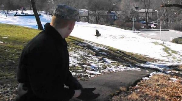 prea urtat ca sa fie adevarat un soricel eliberat in natura are parte de doar cinci secunde de libertate