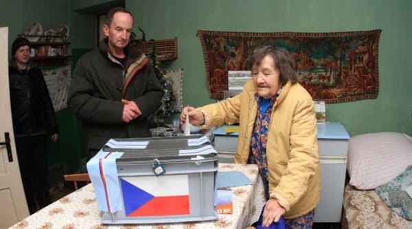 cehia peste doua saptamani din nou la urne au ramas in cursa pentru presedintie doi proeuropeni