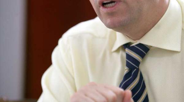 stoparea capusarii spitalelor de stat ministrul nicolaescu taie perfuziile cu bani publici in unitatile spitalicesti private