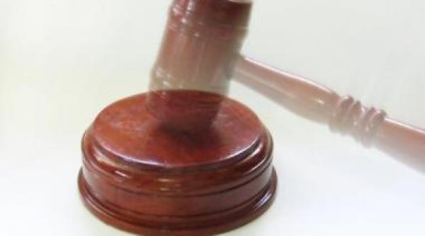 cine are dreptate in procesele banci clienti o decizie finala se lasa asteptata