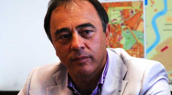 presedintele pdl mures elena udrea este un exemplu este inteligenta si isteata