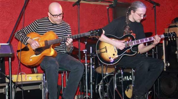 duo romanescu man live in the artist studio