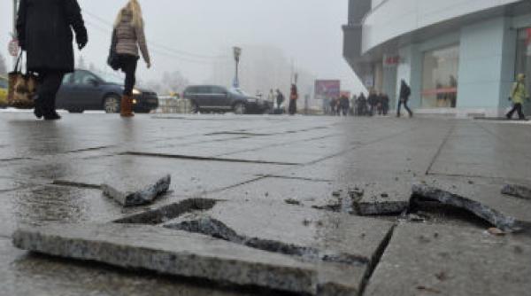 griul bucurestiului griul indiferentei peste 0 5 milioane euro aruncate printre crapaturile de la unirea