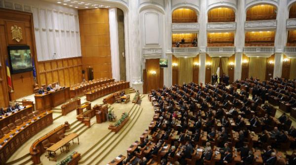 parlamentari hotel chirie