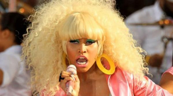 cele mai jenante momente in care au fost surprinse multe vedete galerie foto