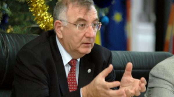 chiliman rolul lui tariceanu este de presedinte al pnl antonescu are reflexe bolsevice