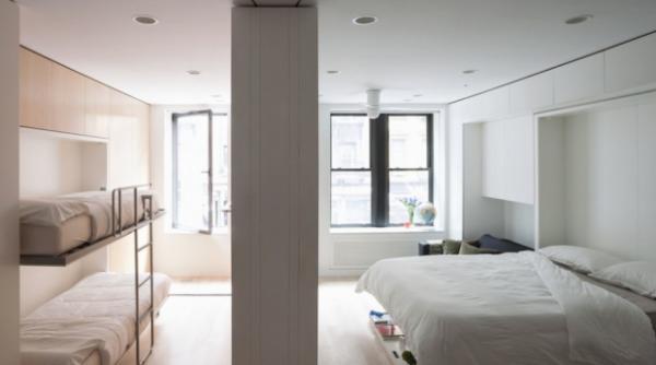 doi studenti romani au transformat un apartament mic din new york intr un spatiu incredibil