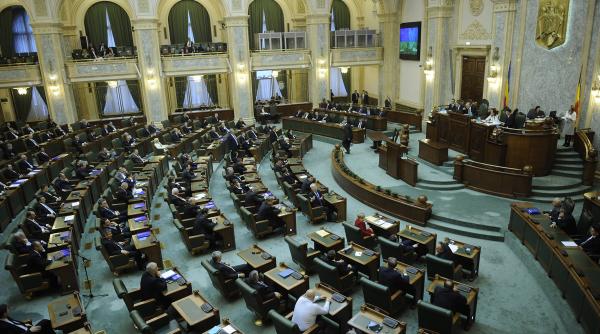 un senator costa cat 15 angaja i medii