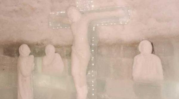 corul bisericii negre din brasov inaugureaza biserica de gheata de la balea lac