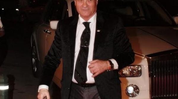 cui i au fost oferite tablourile furate