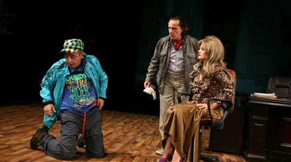 cand regizorul e nevoit sa joace in locul unui actor