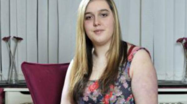 o adolescenta care sufera de autism arestata de politisti pentru ca au crezut ca este beata