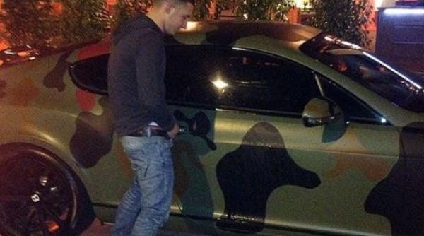 manchester city a scapat de balotelli atacantul s a transferat la ac milan pentru 20 de milioane de euro