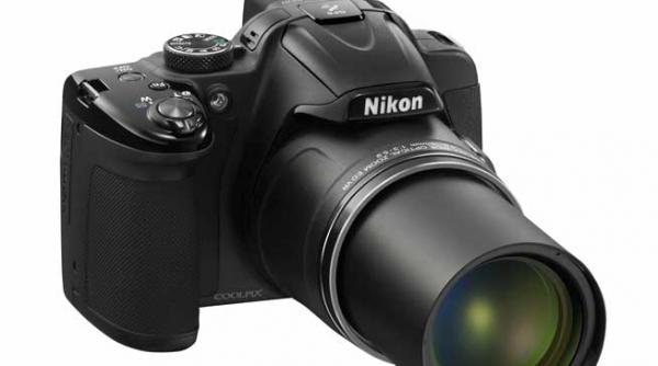 nikon coolpix 9 dintr o lovitura