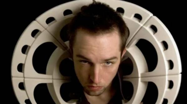 video foto bijuterii 3d care par a fi catedrale sau apeducte