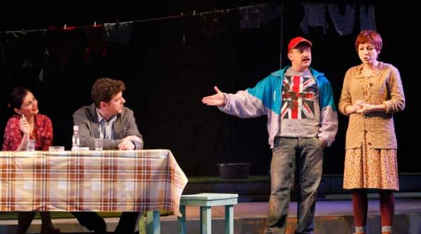 acasa la tata pe scena teatrului de comedie