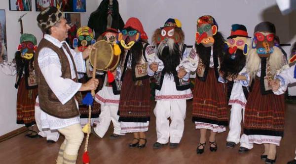 masti si ceremonialuri romanesti la carnavalul venetian