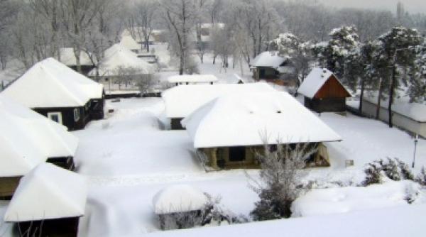 muzeul satului atrage sute de mii de vizitatori ce ii nemultumeste pe angajati