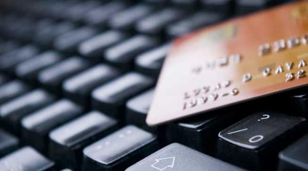 soc si groaza comertul online se face tot pe pc