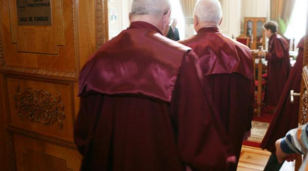 curtea constitutionala oug privind taxa clawback este partial neconstitutionala deoarece se aplica o dubla impozitare pe medicamente