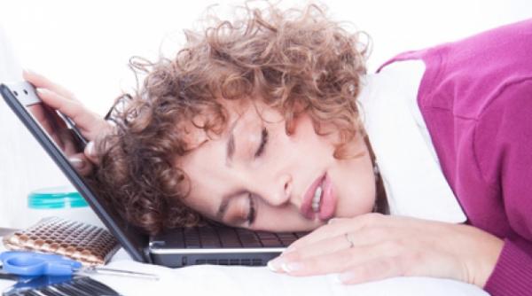 minighid cum sa pierzi vremea la munca fara sa dai de banuit