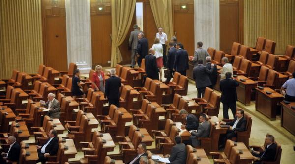 scandal in parlament la dezbaterile pe proiectul bugetului membrii pdl s au retras de la discutii