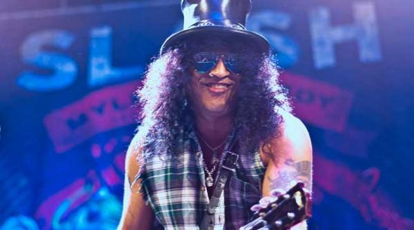 show rock impecabil cu slash si conspiratorii