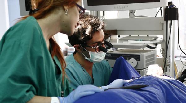 o raza de speranta pentru nevazatori ochiul bionic