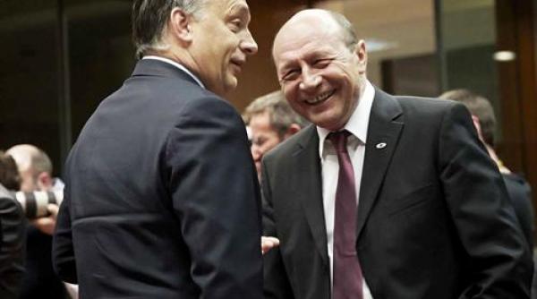 in ciuda tensiunilor romano maghiare basescu rade cu premierul ungar viktor orban la bruxelles vezi fotografiile