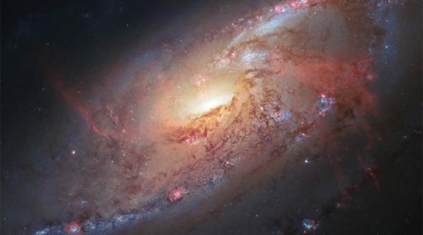 o uria a gaura neagra mananca o galaxie i provoaca un fenomen nemaiintalnit video