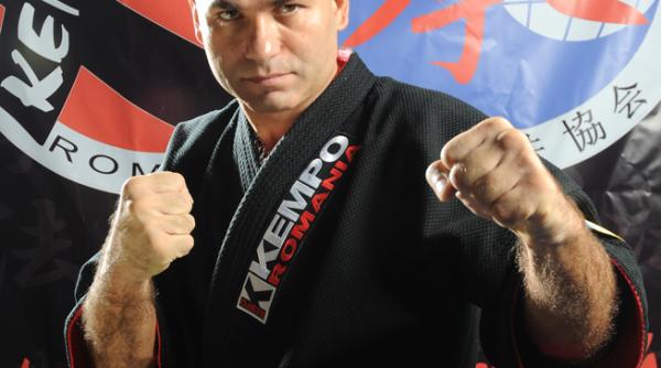 si a construit propriul domeniu de activitate kempo mma