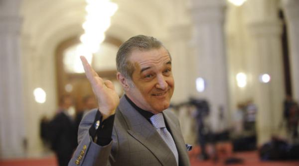 becali despre sentinta care se va da in doua zile avionul pe pista si am plecat de aici voi credeti ca eu sunt papagal