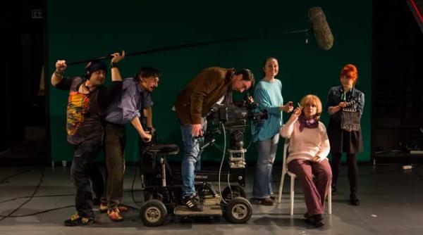 cand se face film pe scena de la teatrul odeon