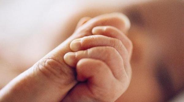 gestul unui nou nascut a ajuns in cartea recordurilor ce a facut acesta la doar cinci secunde dupa ce a venit pe lume