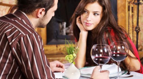 beneficiile ciocolatei si ale vinului rosu asupra dragostei si sanatatii