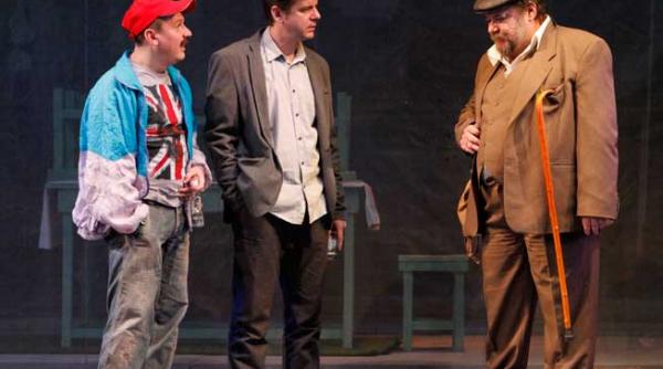 comedie cu iz de tristete acasa la tata