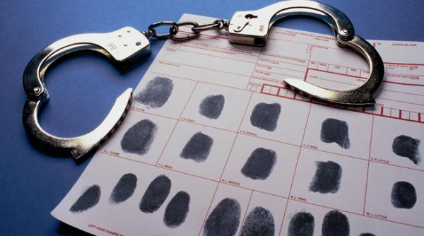 opt romani arestati in franta