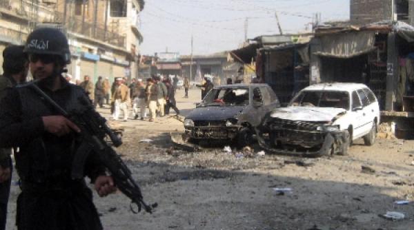 atentat cu bomba impotriva comunitatii siite in pakistan cel putin 47 de morti si 200 de raniti