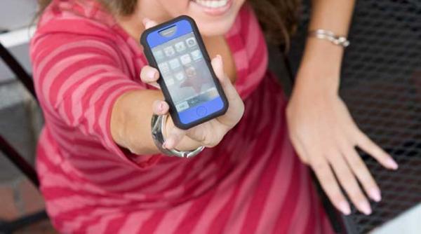 cate telefoane mobile s au vandut in romania care e procentul smartphone si care sunt estimarile pentru 2013