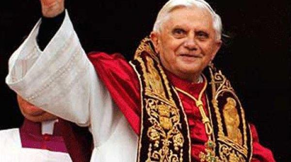 papa benedict al xvi lea nu vede cu un ochi si are tensiune oscilanta