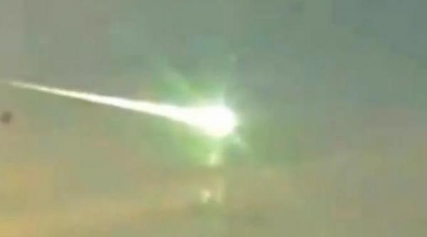 un renumit expert in fenomene paranormale sustine ca meteoritul cazut in rusia a fost doborat de un ozn video
