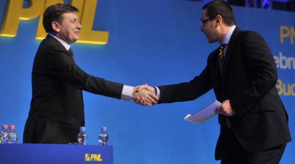 victor ponta crin antonescu avion motor oprit