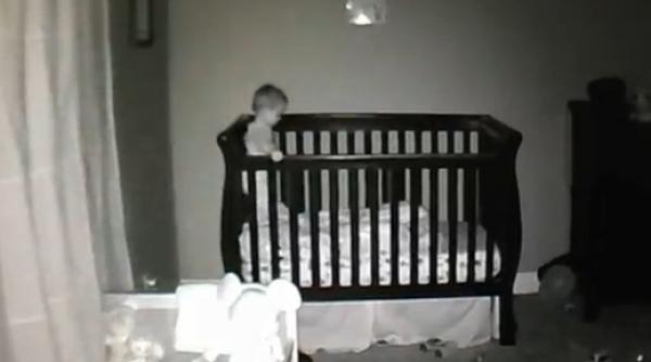 video hilar ce face un baietel de un an si jumatate cand nu vrea sa doarma