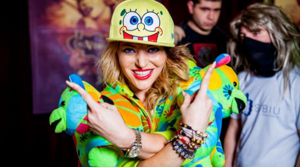 delia primul artist din romania care a facut un video harlem shake video