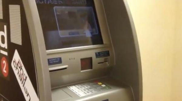 hackerii joaca angry birds pe bancomatele sparte video