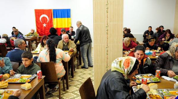 jurnalul unui roman sarac la cantina sociala pacatele tineretii